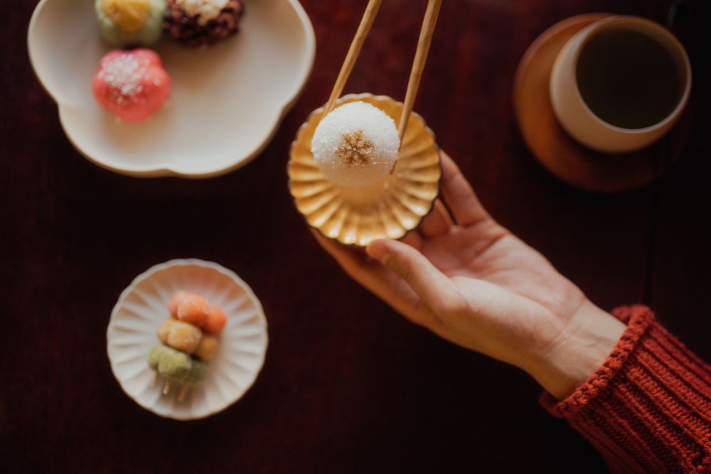 A picture of Japanese traditional confectioneries on the table